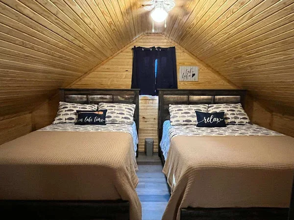 Cabin 17 second bedroom with two full beds